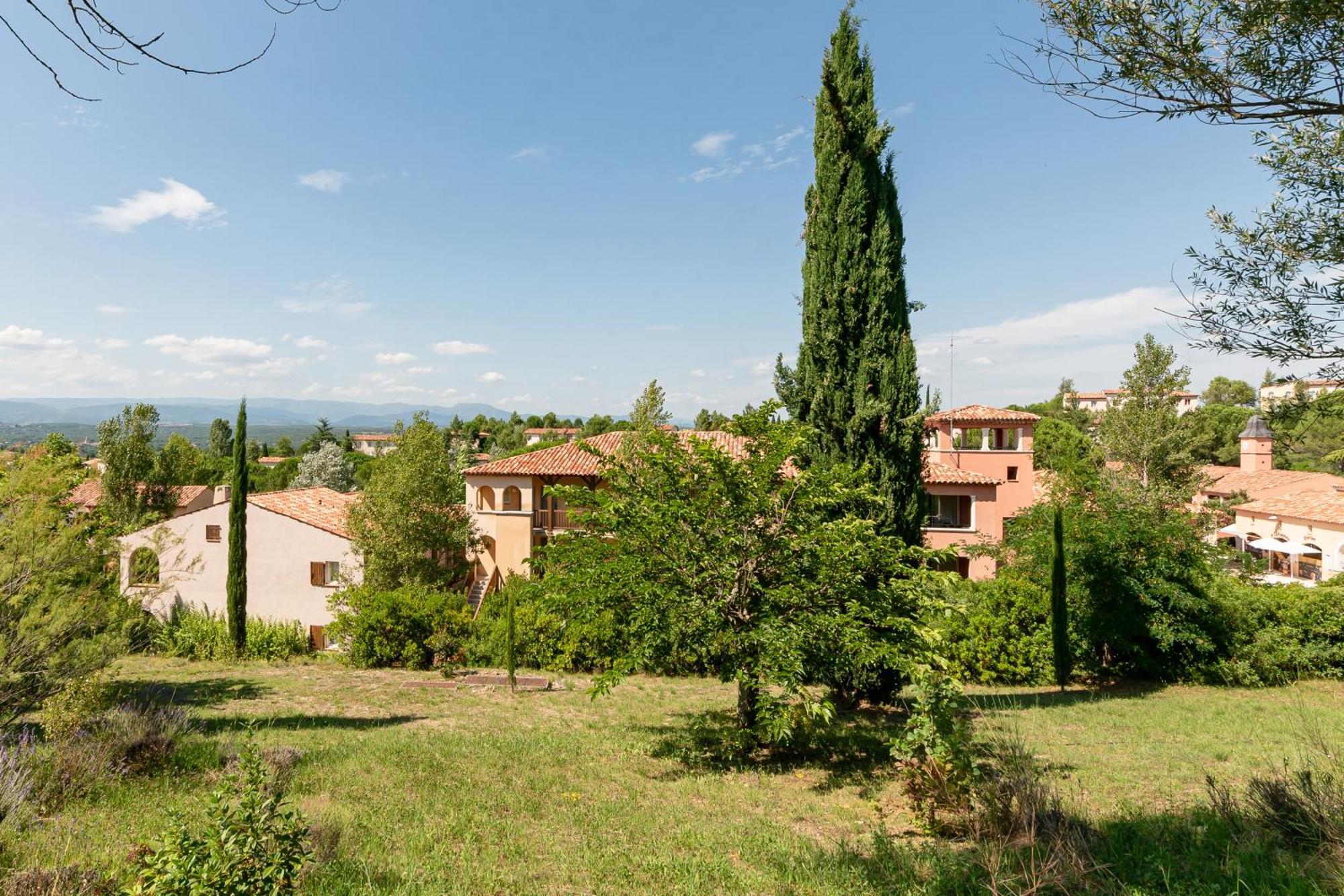 Village Pierre&Vacances Le Rouret Grospierres Extérieur photo