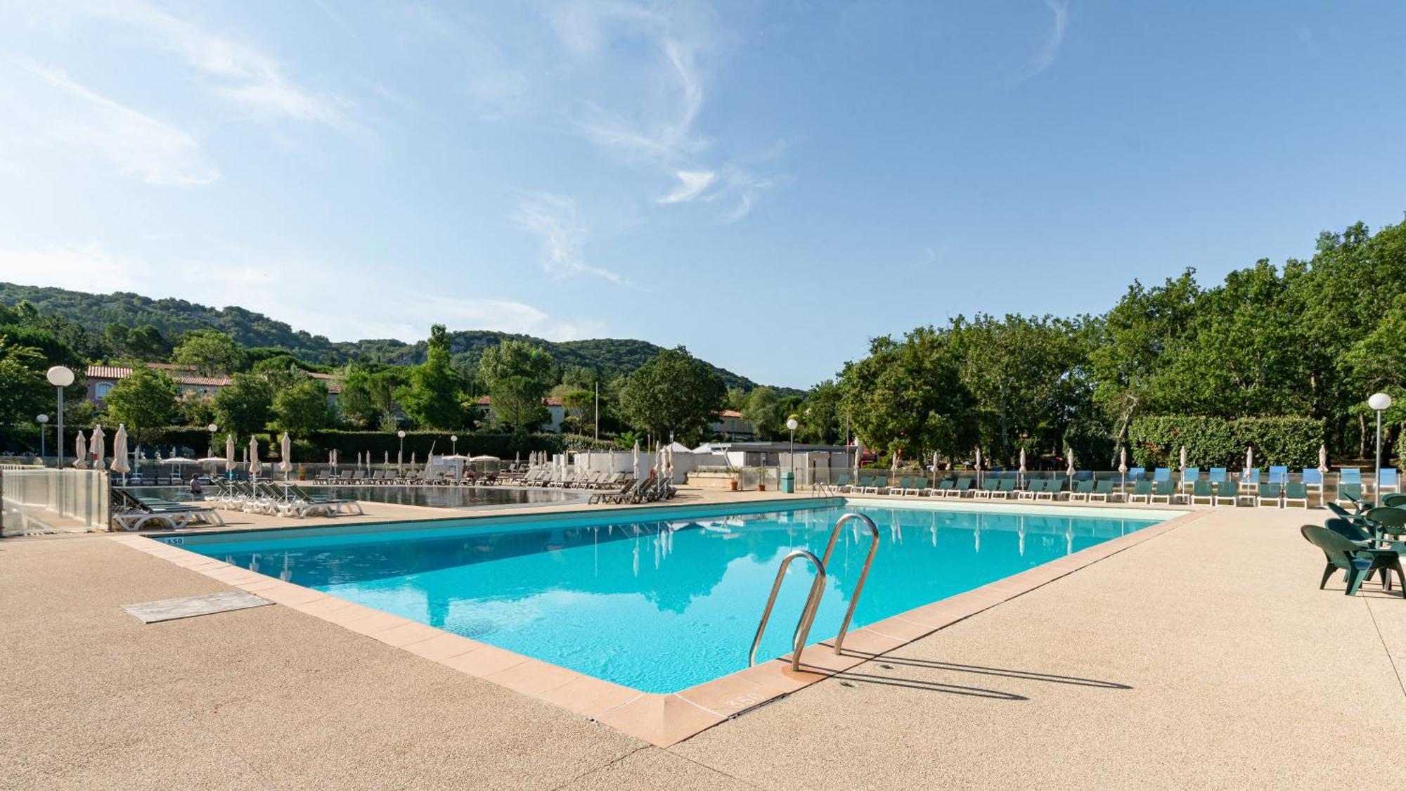 Village Pierre&Vacances Le Rouret Grospierres Extérieur photo