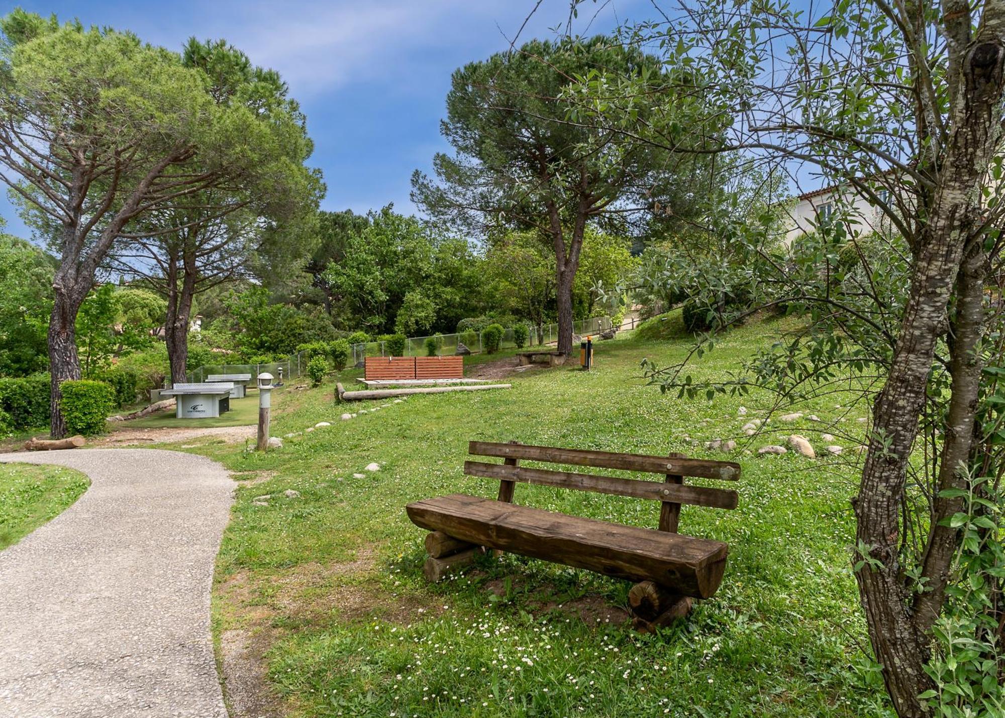 Village Pierre&Vacances Le Rouret Grospierres Extérieur photo